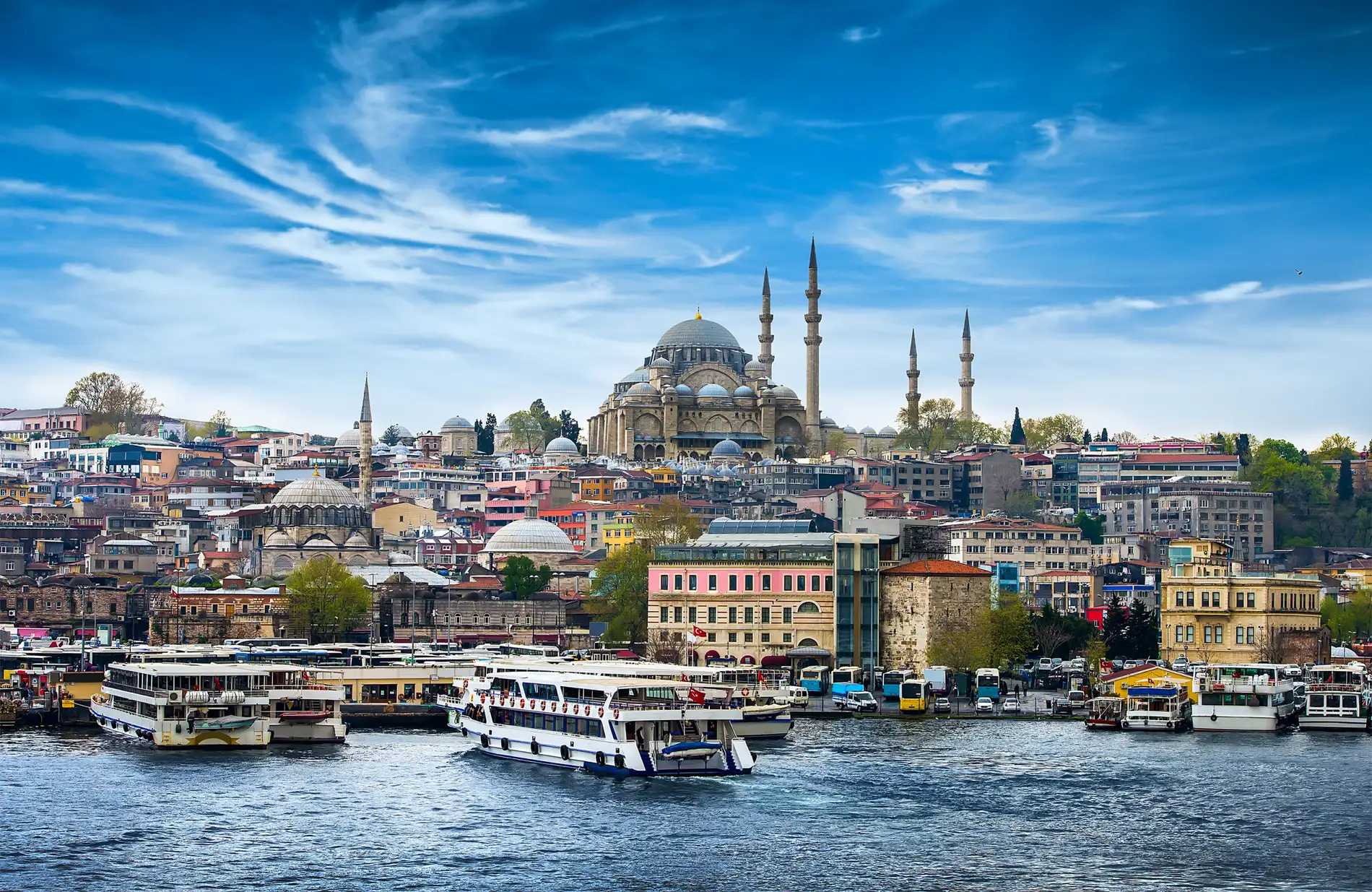 Istanbul Travel Guide: What to Do & Where to Stay in 2026