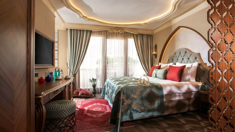 Romantic Getaway in Istanbul: Plan the Perfect Couple’s Escape
